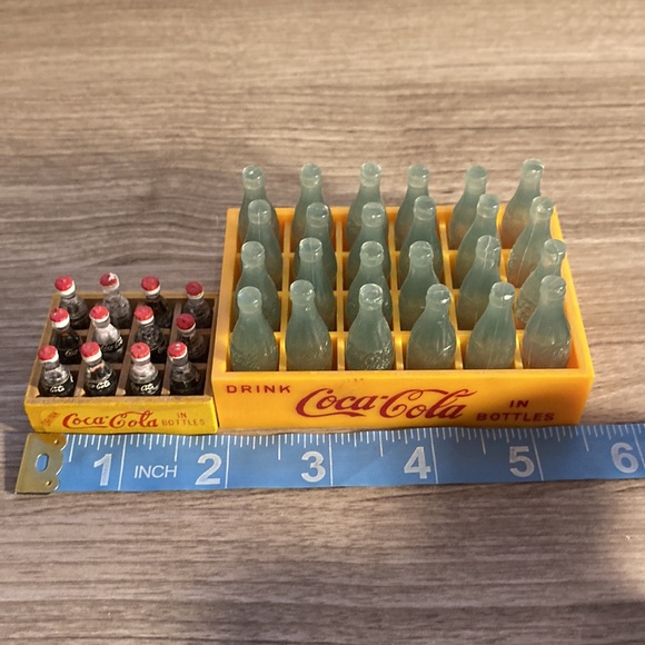 Miniature Coca Cola box with tiny bottles collector - Picture 15 of 17